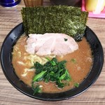 武道家 龍 - ラーメン700円麺硬め。海苔増し50円。