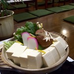 Nobunaga - 湯豆腐鍋 二人前   下に野菜がたくさんあります