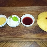 月光荘サロン 月のはなれ - 