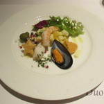 海の幸のマリネとインサラータルッサ　クリスマス飾り