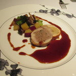 デュオ フルシェット - 鶏腿肉のジャンボネットと栗のリゾットを詰めた鶏胸肉のロースト サルサヴィンコット