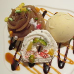 デュオ フルシェット - モンテビアンコのクリスマスツリー仕立て　純白のリース飾りを添えて