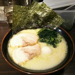 大黒家 - ﾗｰﾒﾝしお700円+ﾁｬｰｼｭｰ1枚ﾄｯﾋﾟﾝｸﾞ