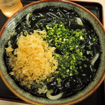 手打うどん くうかい - わかめひやかけ中 480+70=550円(天かすトッピング)