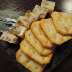 手繰りや 玄治 - 胡桃と無花果入りレアチーズ