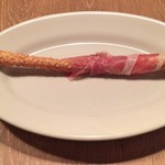 スガハラ - 自家製グリッシーニとパルマ産生ハム