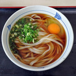 長生うどん - かけうどんｗｉｔｈ生卵