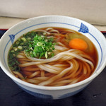 長生うどん - かけうどんｗｉｔｈ生卵