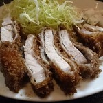 とんかつ店 みのや - 立てるのは、衣がカリッと感を保つため