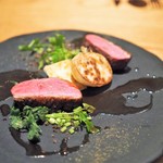 スペイン産鴨肉のロースト　山椒マデラソース　春菊　豆腐　セリ　蕪