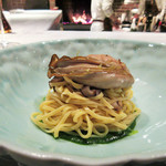 erre - パスタ2.仙鳳趾(せんぽうし)の牡蠣、ほうれん草/ムサシ農園 原木椎茸のタリオリーニ