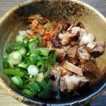 金久右衛門 - 豚丼(小)お昼のセット210円  