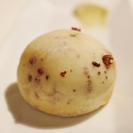 コシモ・プリュス - ブラックペッパーとピンクペッパーを織り交ぜたコショウのフレーバーパン