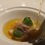 コシモ・プリュス - 鳥取県産 鹿のコンソメ ラビオリ③