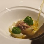 コシモ・プリュス - 鳥取県産 鹿のコンソメ ラビオリ②