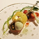 コシモ・プリュス - デザートのバラと苺