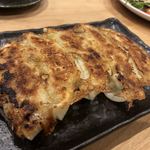 Udon Ya Sei - 大きな焼き餃子。絶品