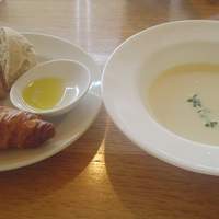 TOOTH TOOTH GARDEN RESTAURANT - 冷製スープとパン食べ放題