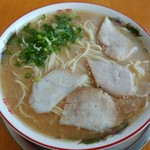 ラーメン げんこつ家 - ラーメン大盛(650円)