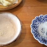 まん作 - 天ぷら用の『焼塩』と美しい『ネギ』（軟白ねぎ）
      （芯は鴨南蛮等に使用）