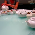 Chuugokuryouri Oukarou - ポットサービスの烏龍茶、ジャスミン茶、プーアール茶は無料