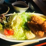 Washokudokoro Shouchikutei - カキフライとぶり刺身定食 1,000円