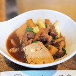 柳家 - ごぼう、春菊、ネギ、こんにゃく、大根、カブ、えのき、しめじ、里芋、お豆腐...猪鍋