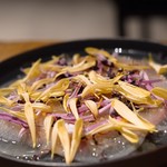 TABLE O TROIS - ブリのカルパッチョ 冷静ブリ大根仕立て