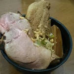 麺や いちころ - 自作角煮チャーシュースープ丼