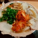 作丸 - 醤油、大盛りキムチのせ