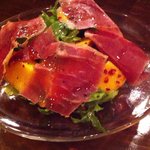 Orenchi - 生ハムとマンゴーのサラダ