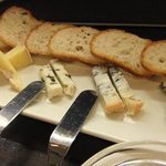 ビストロ　ピラミッド - チーズ盛り合わせ