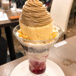 シャポーブラン - ケーキパフェ　モンブラン乗せ