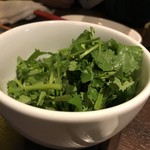 シンガポール ホーカーズ - （サービス）追いパクチー。