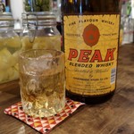 灯 - ピークウイスキー ロックで、