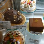 ル・パティシエ ヨコヤマ 京成大久保店 - ハリネズミや石畳等ユニークで可愛いcake達♪