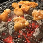 アジア食堂 - 料理写真:牛ホルモン3点盛りコプチャン、丸チョウ…シビレまだ載ってないネ