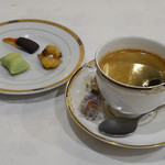 サラマンジェ ド イザシ ワキサカ - コーヒー、小菓子