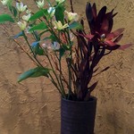 Sobaya Ansambou - カウンターの花