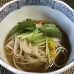 かたつむり - お鍋に残った出汁を素麺に