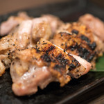 彩波 - 2017.12 大山地鶏のもも炭火焼き（650円）