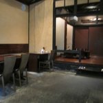 手打ち蕎麦 吉尾 - お店の中はジャズのBGMが流れ都会の雑踏を忘れさせてくれるひと時が流れます・・・・ 