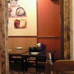 Chonsoru - 店内のテーブル席の風景です