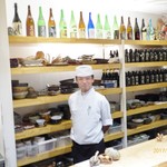 カウンター内で料理長