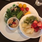 フレンチ キッチン - 海藻サラダ・クスクス・オートミール・フレッシュフルーツ