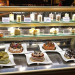 GRAND LISBOA HOTEL - ショーケースのケーキ