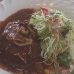 シャイ・ナ・ボーイ - キノコデミグラハンバーグとサラダ