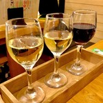 nikubejimi-tozawa-rudo - 「利きワイン」(1280円)。