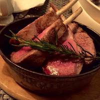 R restaurant & bar - 骨付き仔羊の香草ロースト STAUB仕立て