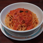 カプリチョーザ - トマトとニンニクのスパゲティ